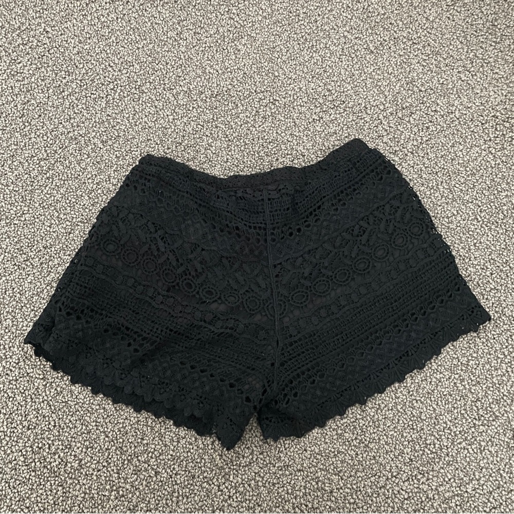 Black crochet shorts - Picture 2 of 4